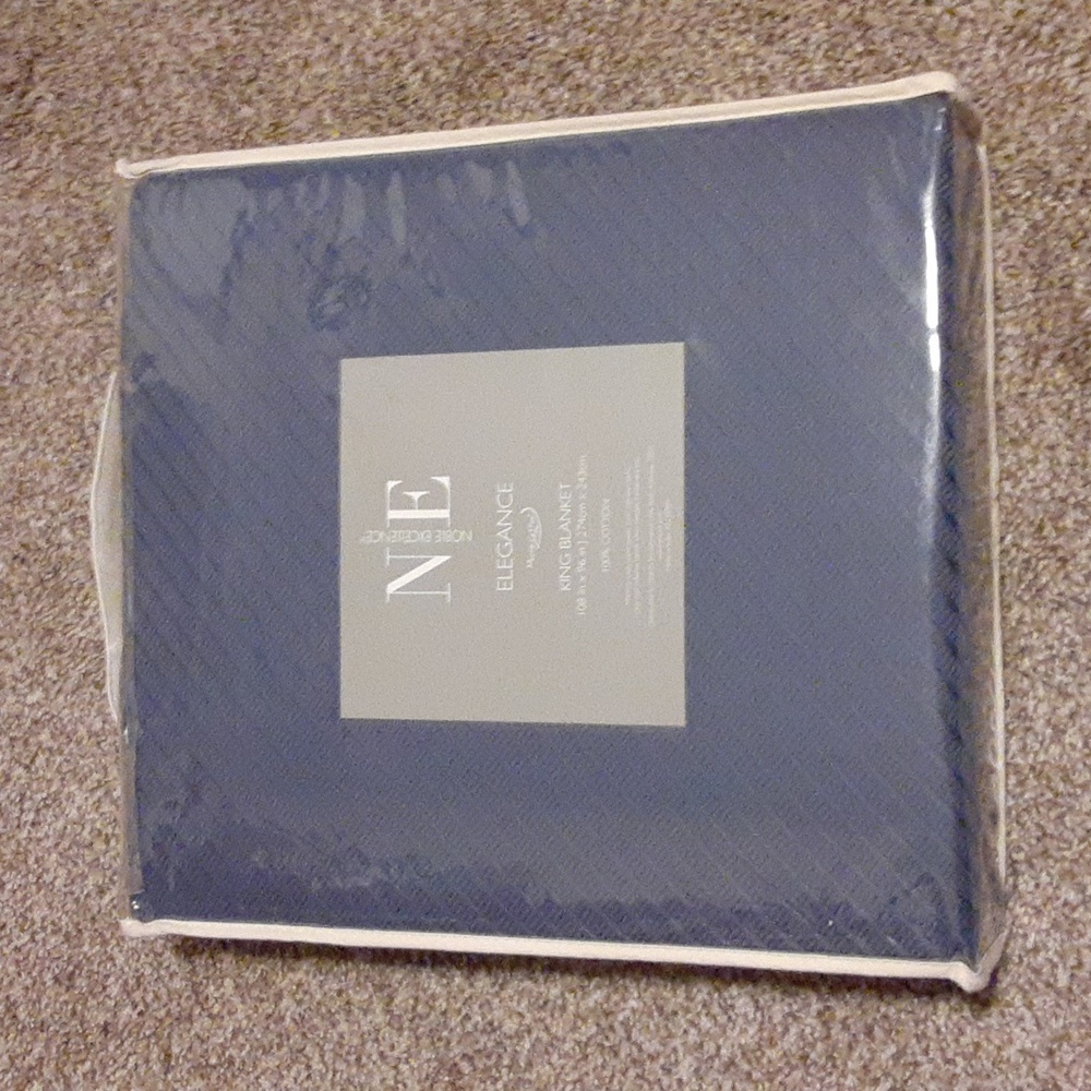 NWT Noble Elegance King 100% Cotton Blue Blanket